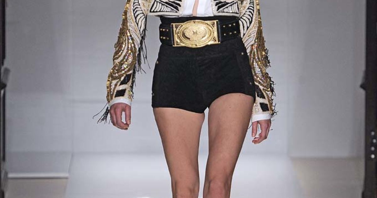 Balmain прет-а-порте весна-лето 2012 / © EastNews