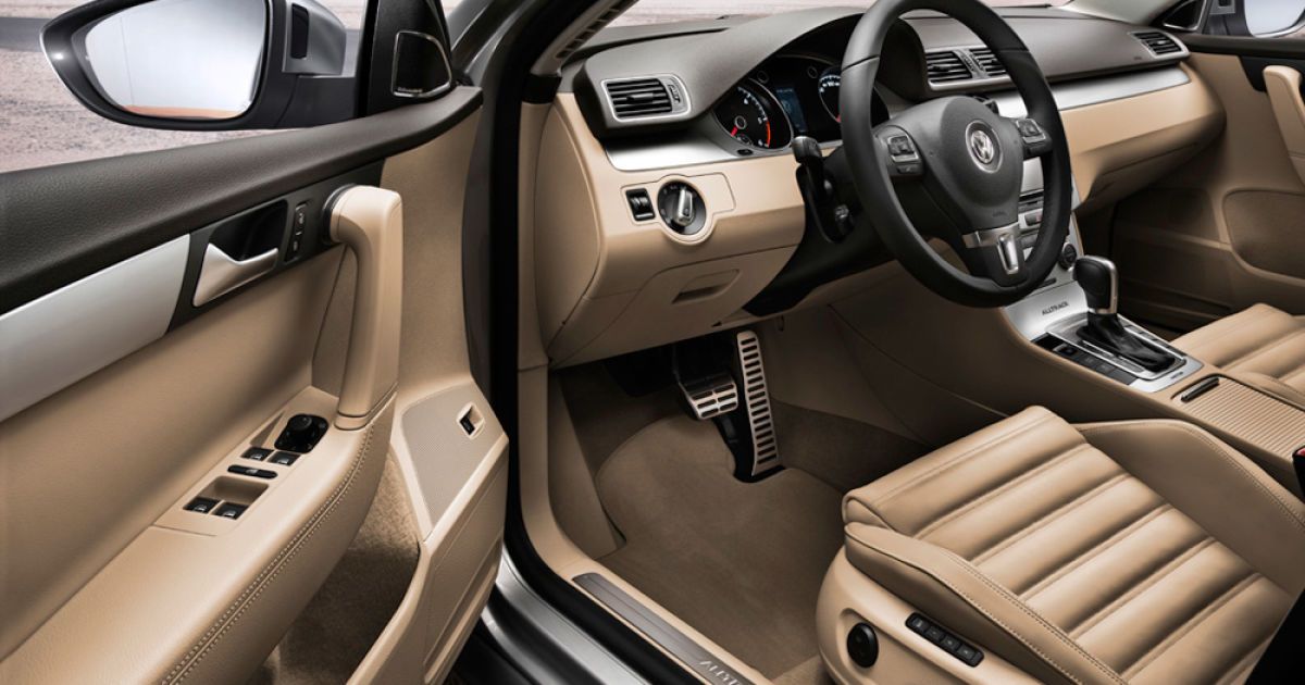 Passat Alltrack показал лицо_3