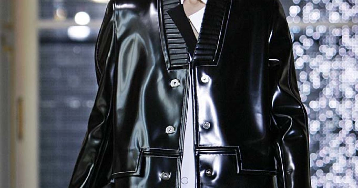 Balenciaga прет-а-порте осень-зима 2011-2012 / © EastNews