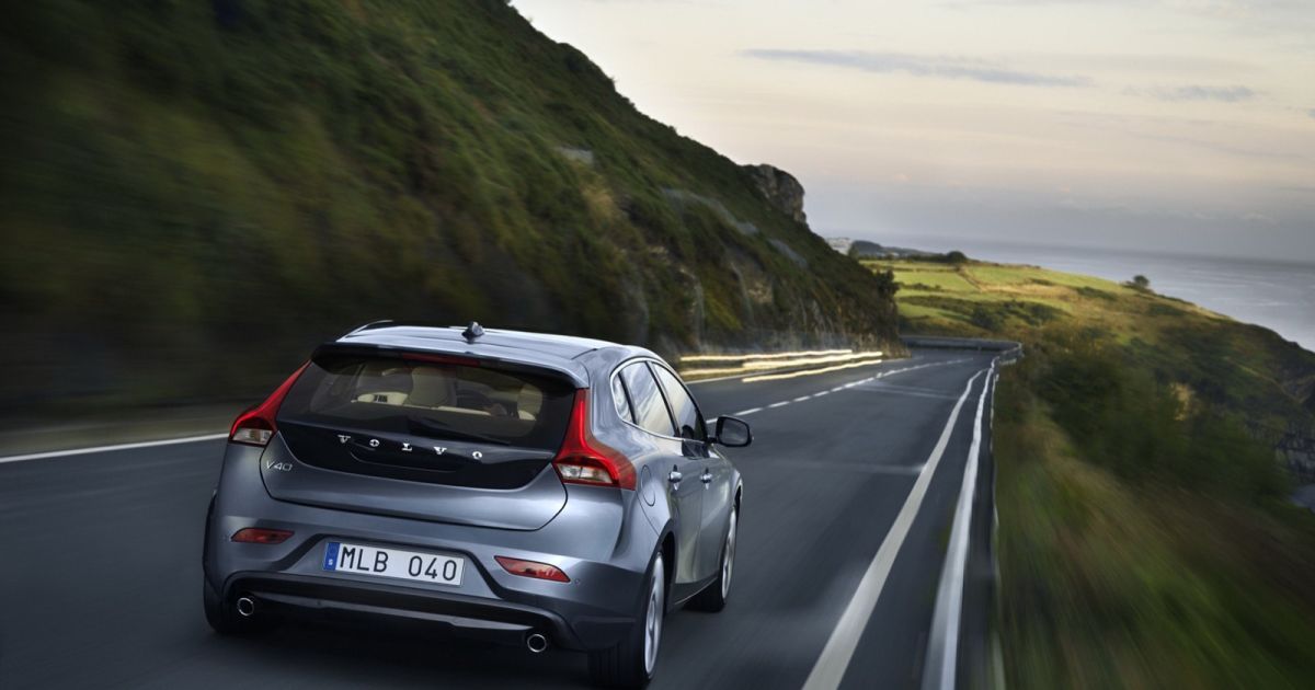 2013 Volvo V40_14