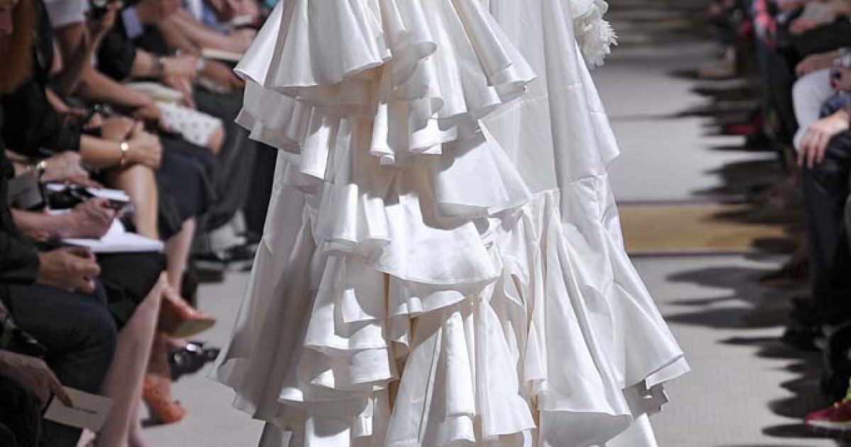 Comme des Garcons прет-а-порте весна-лето 2012 / © EastNews