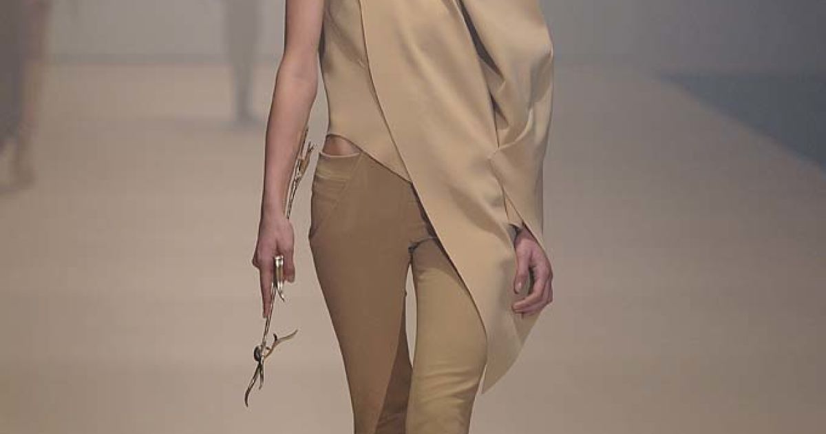 Mugler прет-а-порте весна-лето 2012 / © EastNews