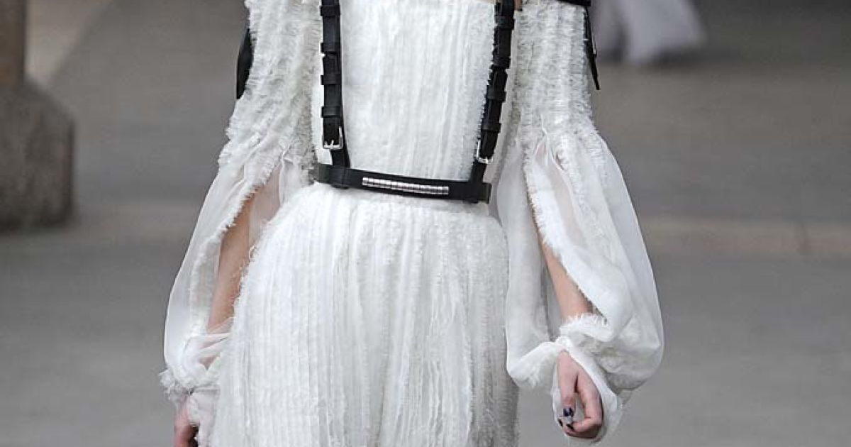 Alexander McQueen прет-а-порте осень-зима 2011-2012 / © EastNews