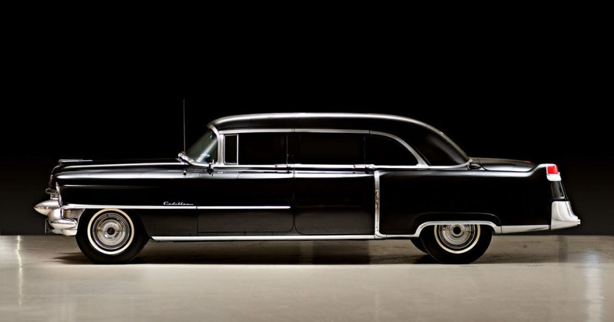 Cadillac Элвиса 1955 года продадут с аукциона