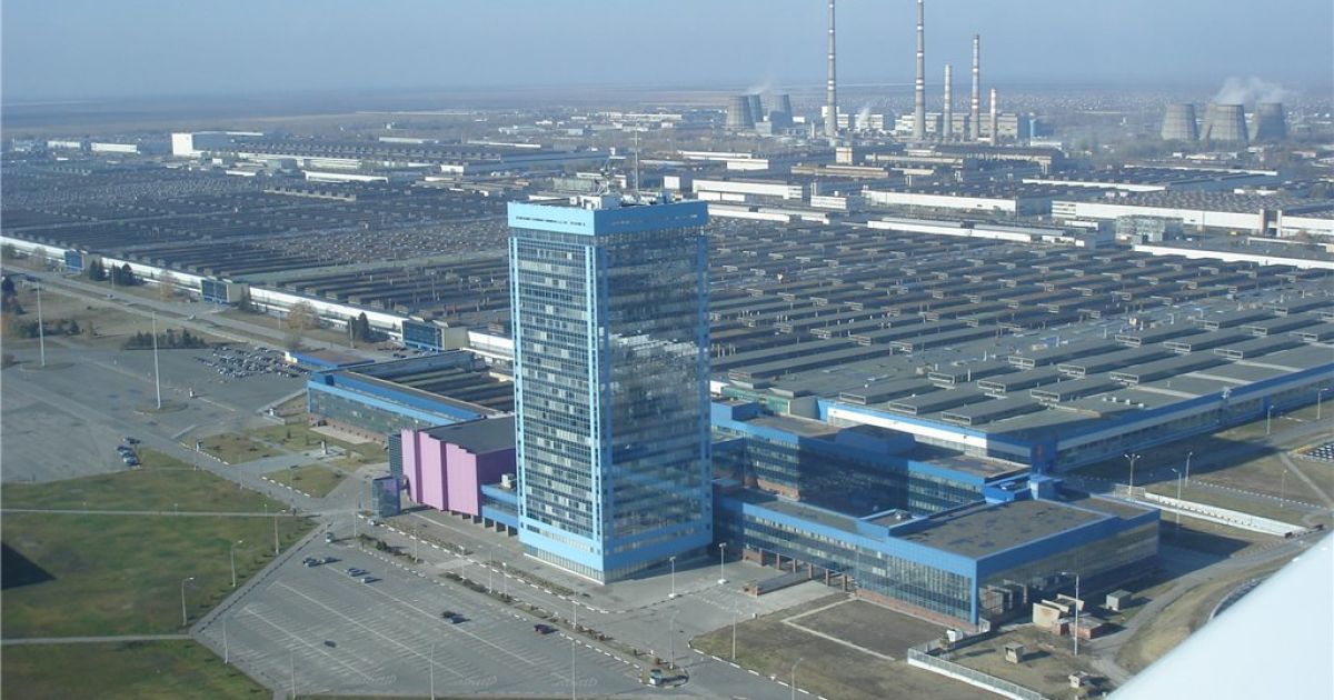 Главный офис АвтоВАЗа и вид на завод с высоты птичьего полета