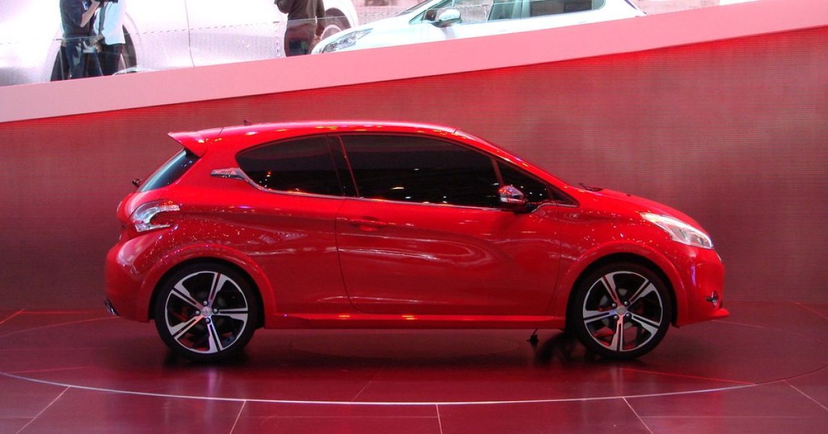 Peugeot 208 Geneva_9