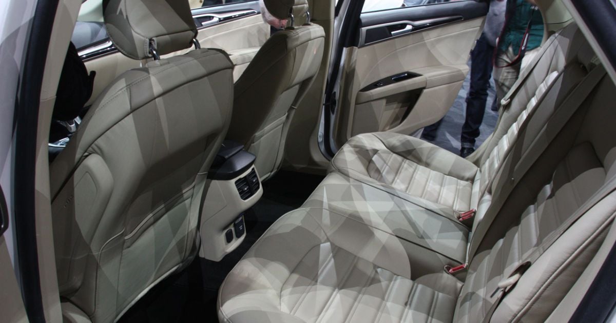 2013 Ford Mondeo Sedan_10