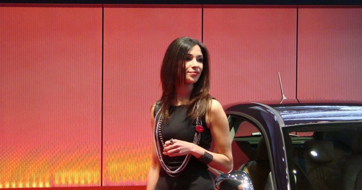 Девушки Geneva Motor Show-2012_20
