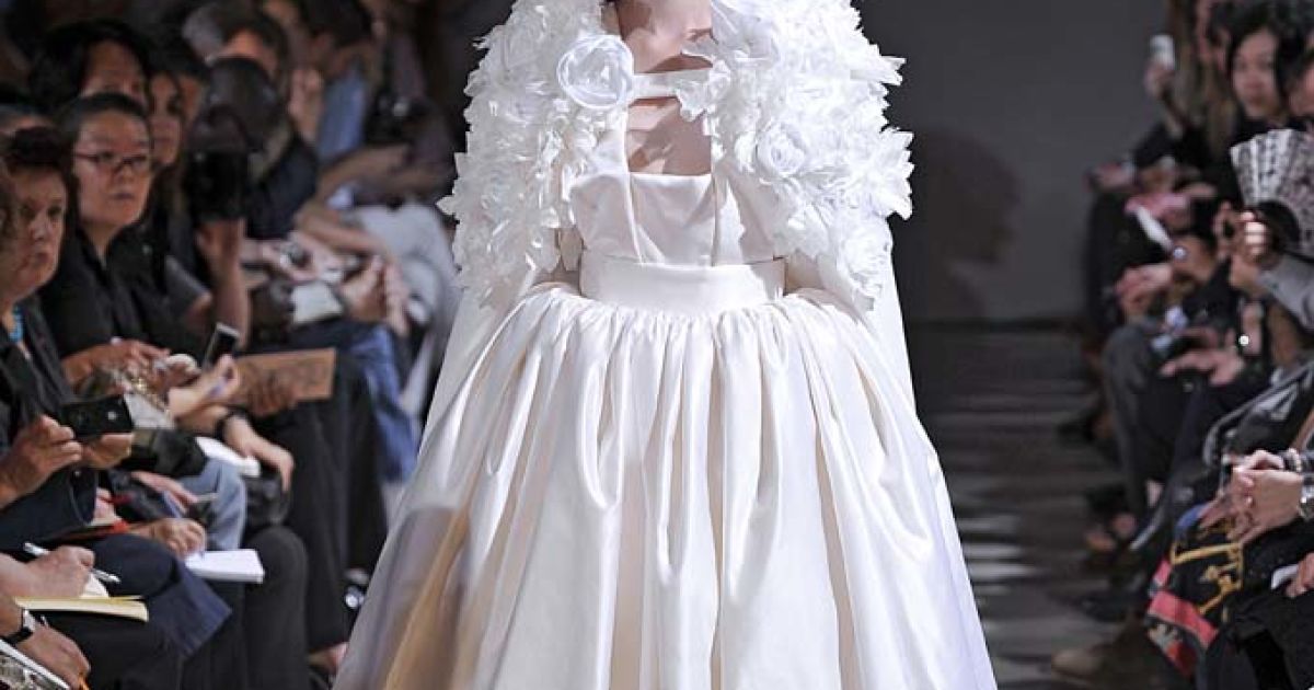 Comme des Garcons прет-а-порте весна-лето 2012 / © EastNews