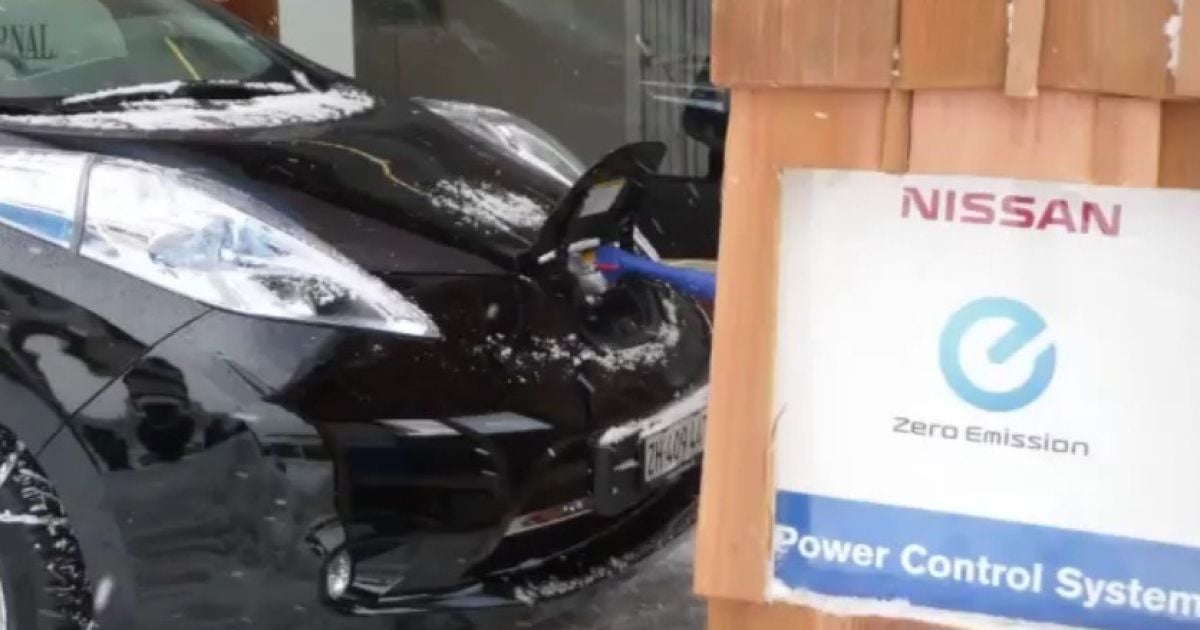 Nissan подключил Давос к розетке