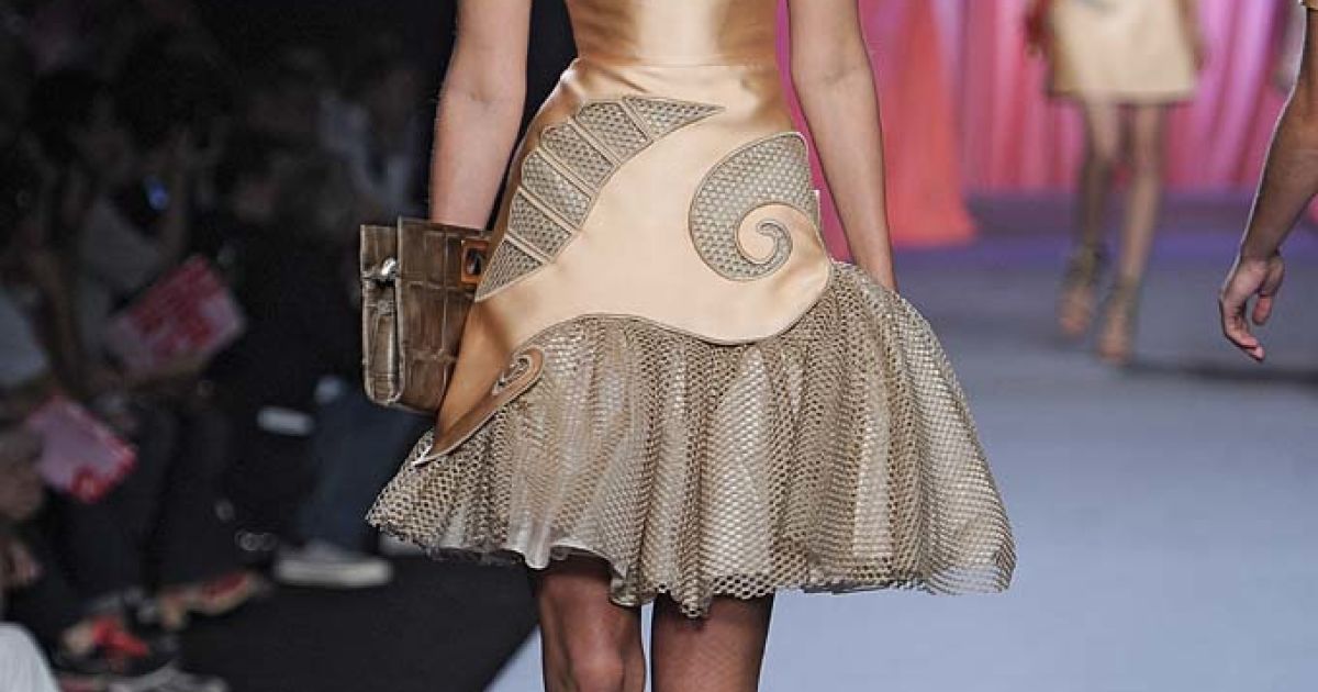 Viktor and Rolf прет-а-порте весна-лето 2012 / © EastNews