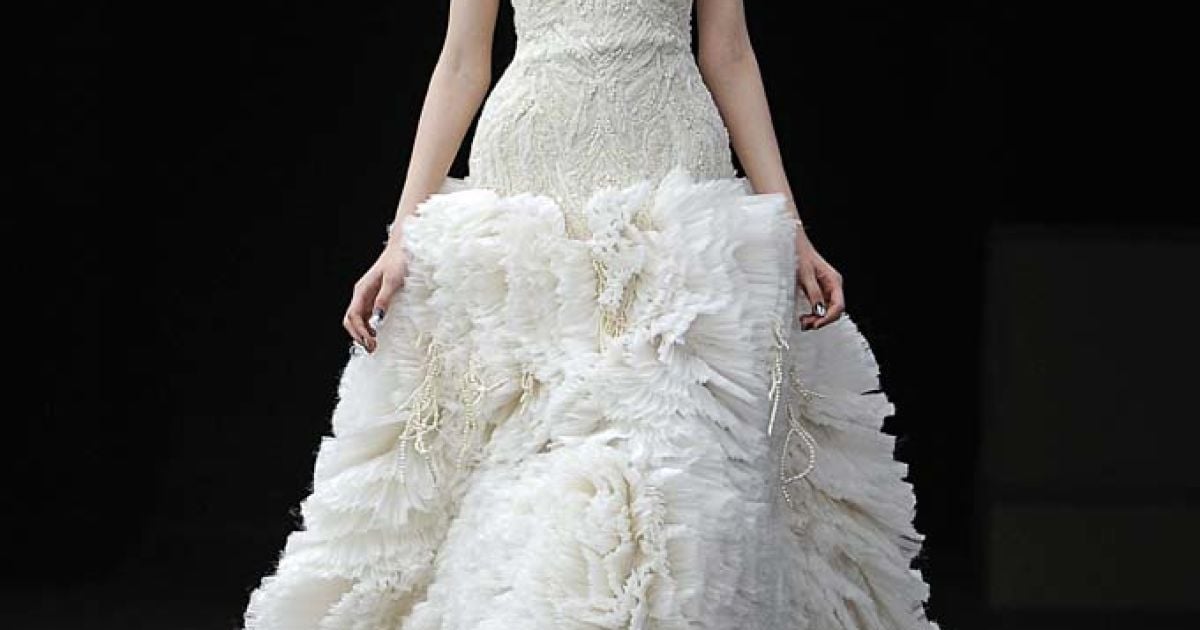 Alexander McQueen прет-а-порте осень-зима 2011-2012 (East News)