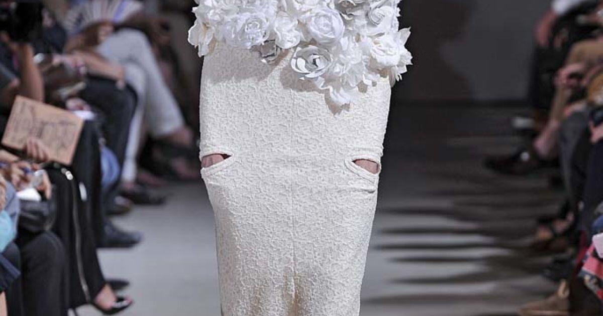 Comme des Garcons прет-а-порте весна-лето 2012 / © EastNews