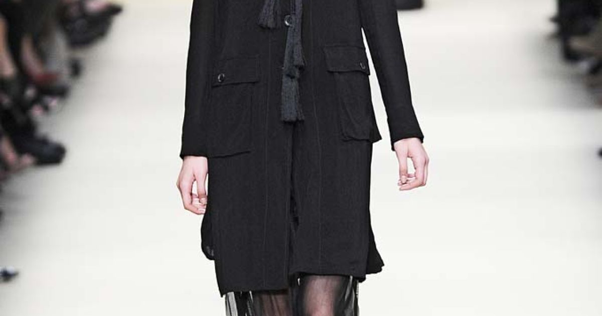 Ann Demeulemeester  прет-а-порте весна-лето 2012 / © EastNews