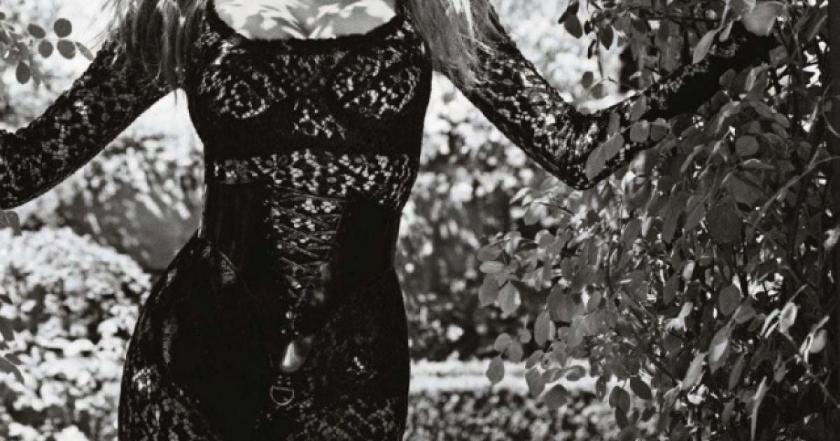 Лара Стоун для Vogue Japan