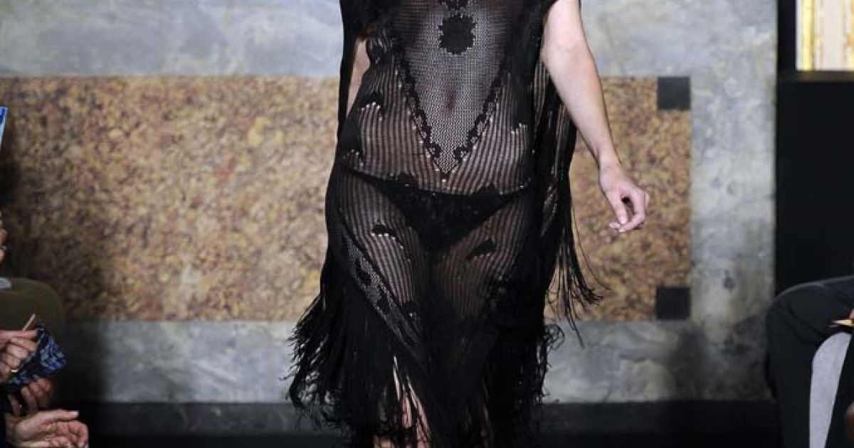 Emilio Pucci прет-а-порте весна-лето 2012 / © EastNews