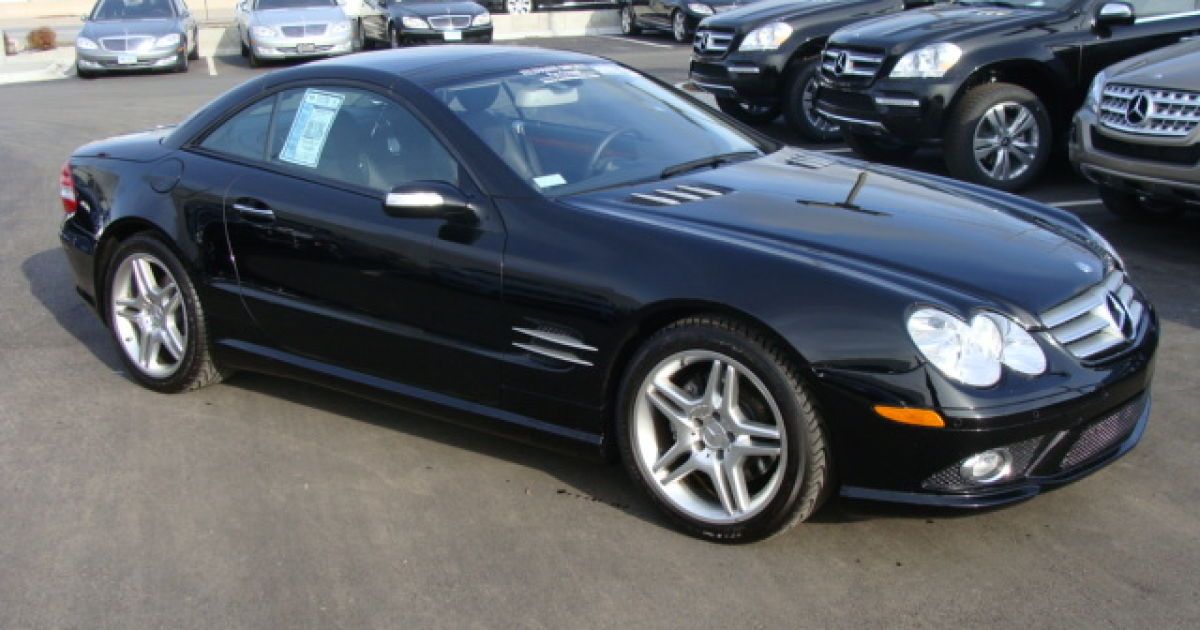 В Киеве угнали депутатский Mercedes SL550