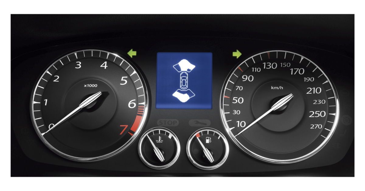 2012 Renault Laguna_5