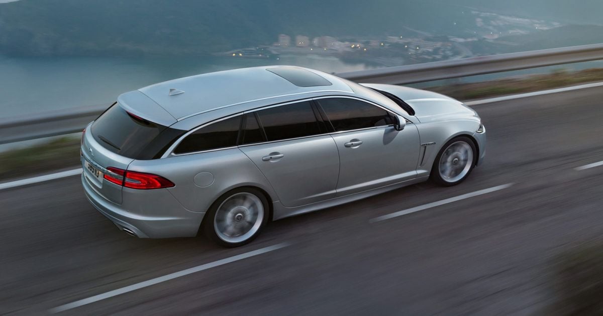 Jaguar официально представил универсал XF_15