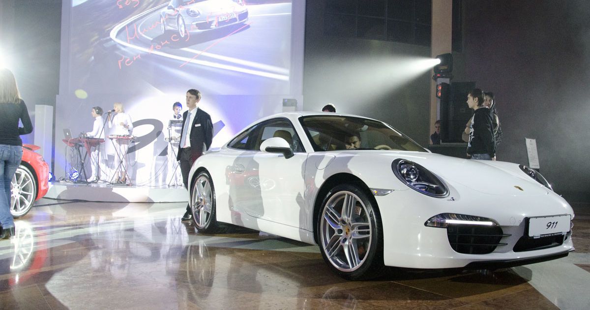 В Украину привезли новый Porsche 911_26