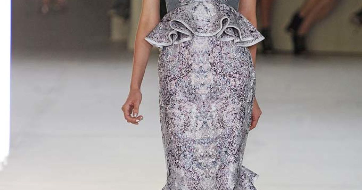 Alexander McQueen прет-а-порте весна-лето 2012 / © EastNews