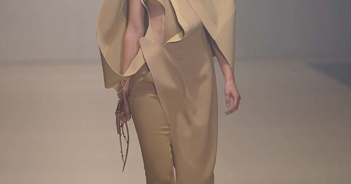Mugler прет-а-порте весна-лето 2012 / © EastNews