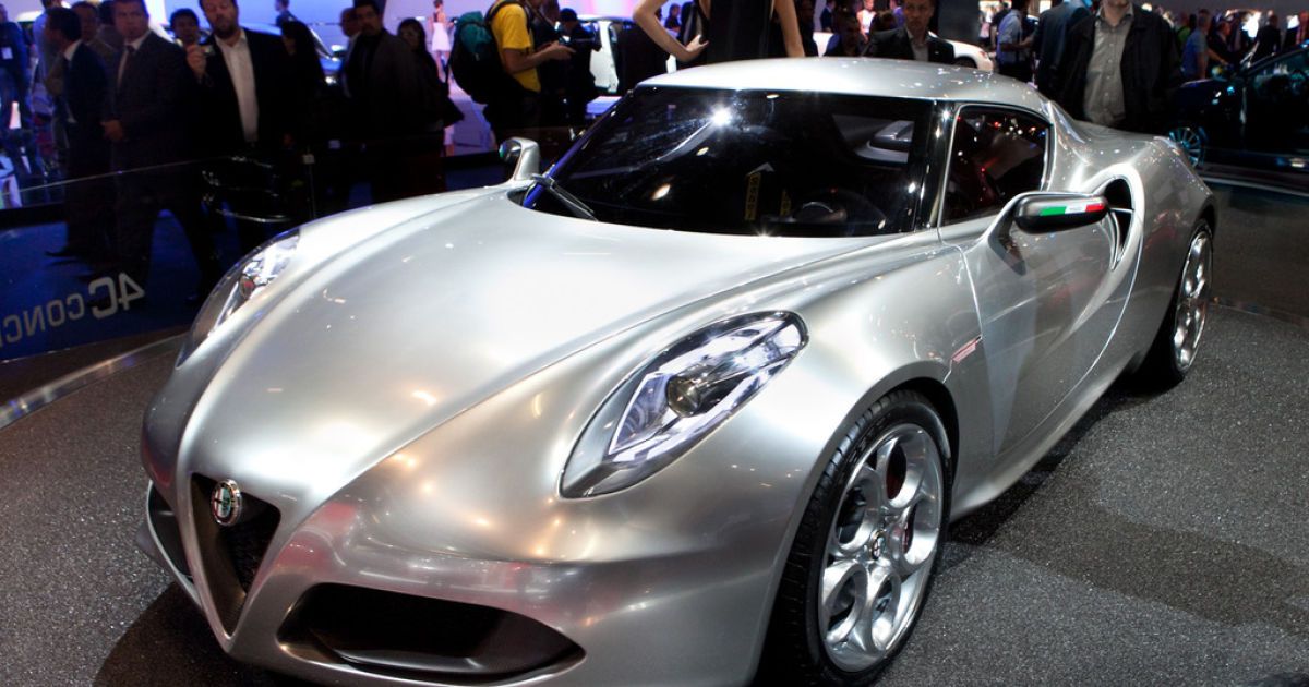 Alfa Romeo 4С поступит в продажу в 2012 году