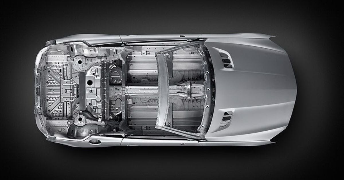 Журналисты увидели Mercedes SL нового поколения_9