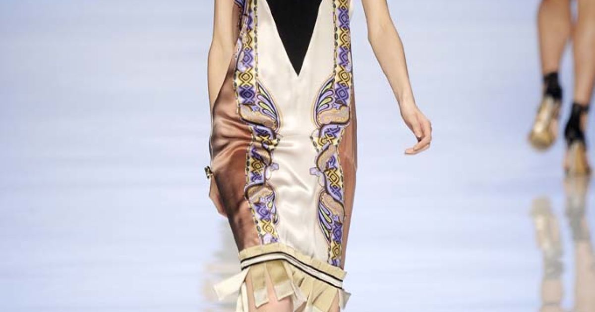 Etro прет-а-порте весна-лето 2012 / © EastNews