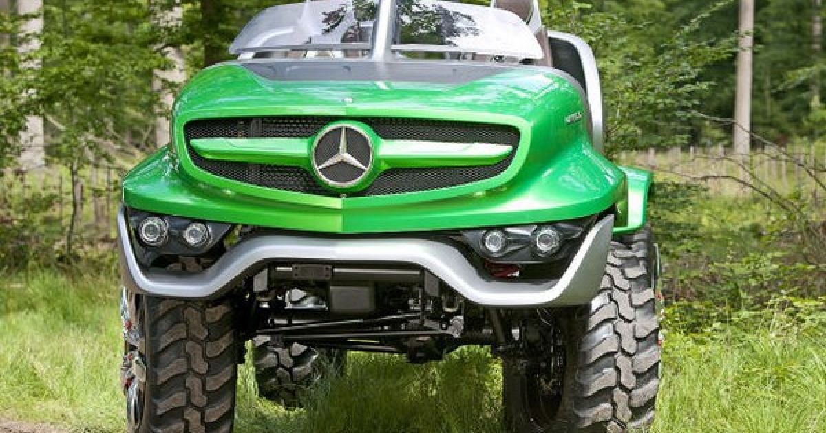 Mercedes изготовил юбилейный трактор_12