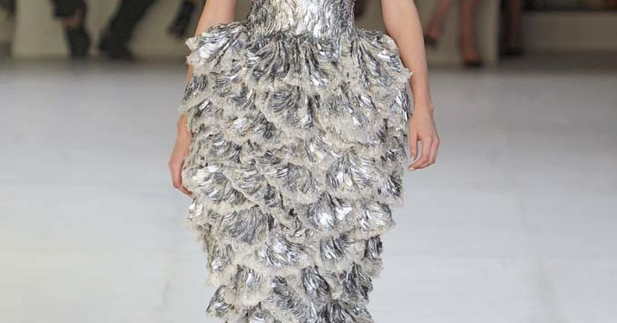 Alexander McQueen прет-а-порте весна-лето 2012 / © EastNews