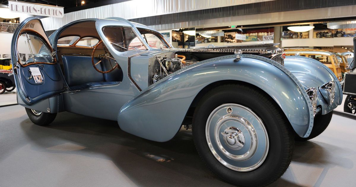 Bugatti 1938 года был продан за $ 38 млн_11