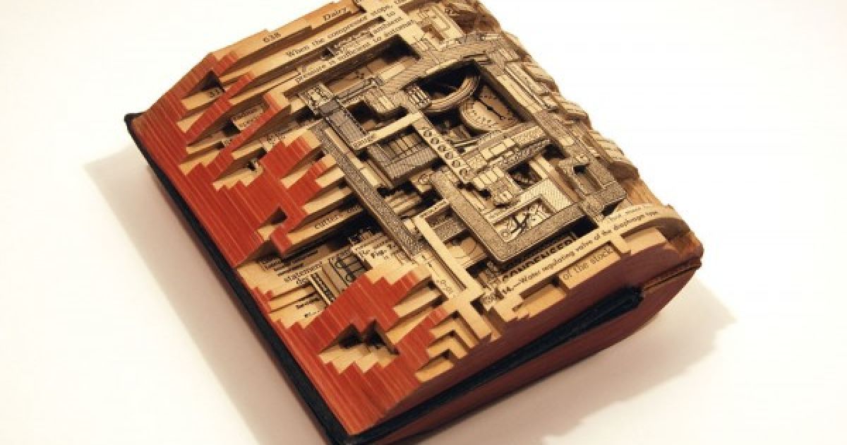 Удивительные скульптуры из книг
