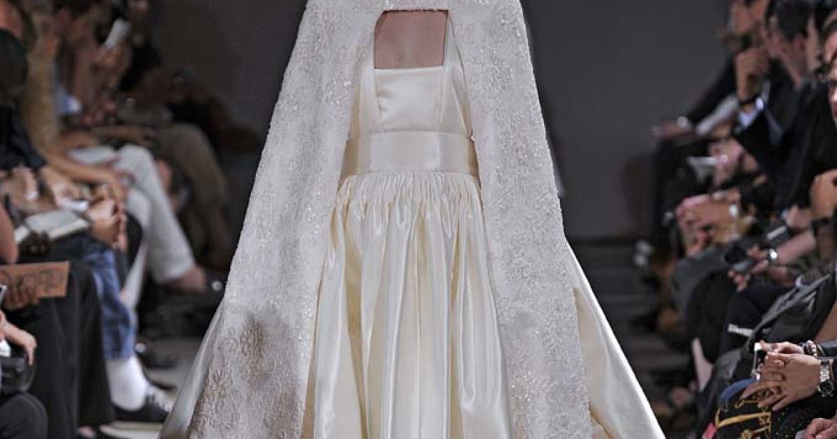 Comme des Garcons прет-а-порте весна-лето 2012 / © EastNews