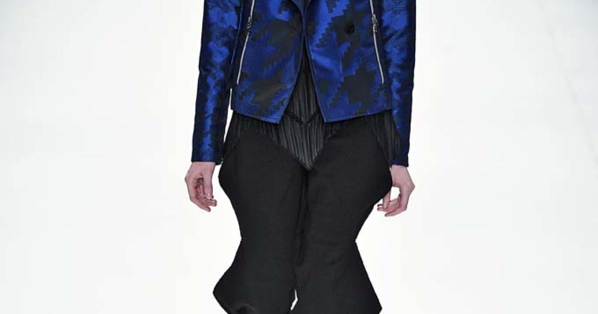 Issey Miyake прет-а-порте осень-зима 2011-2012 / © EastNews