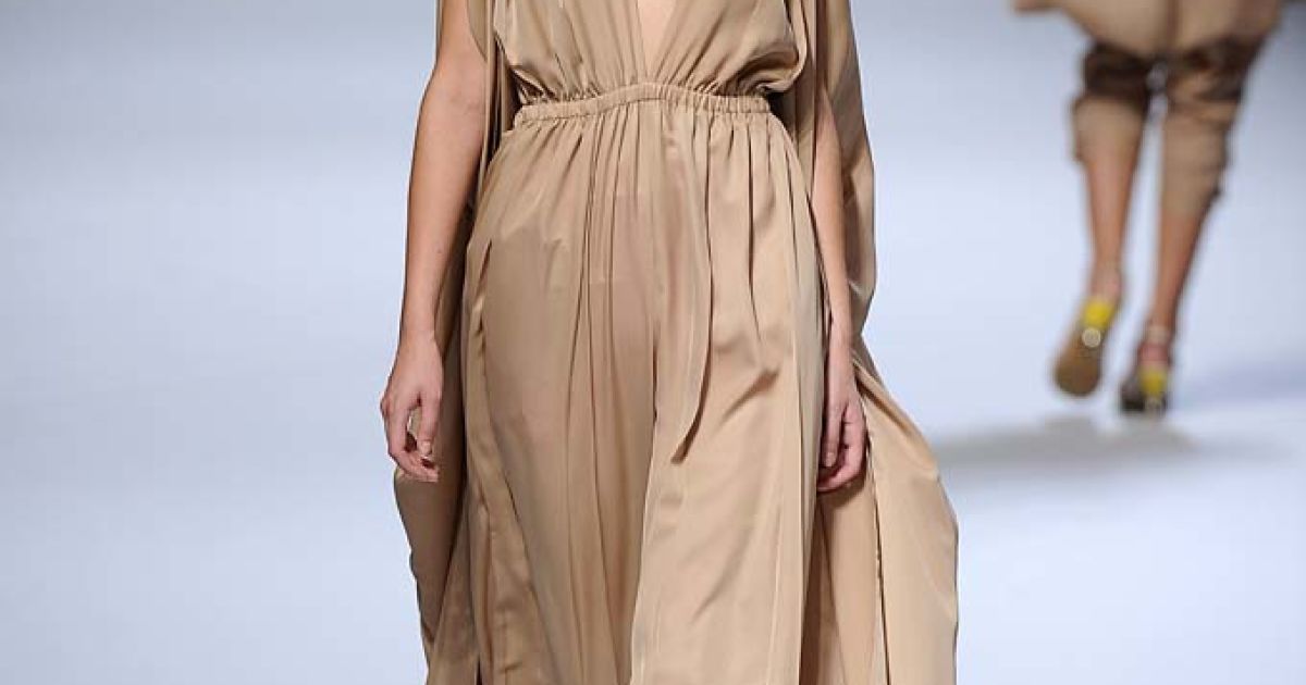 Issey Miyake прет-а-порте весна-лето 2012 / © EastNews