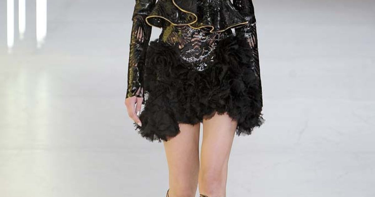 Alexander McQueen рет-а-порте весна-лето 2012 / © EastNews