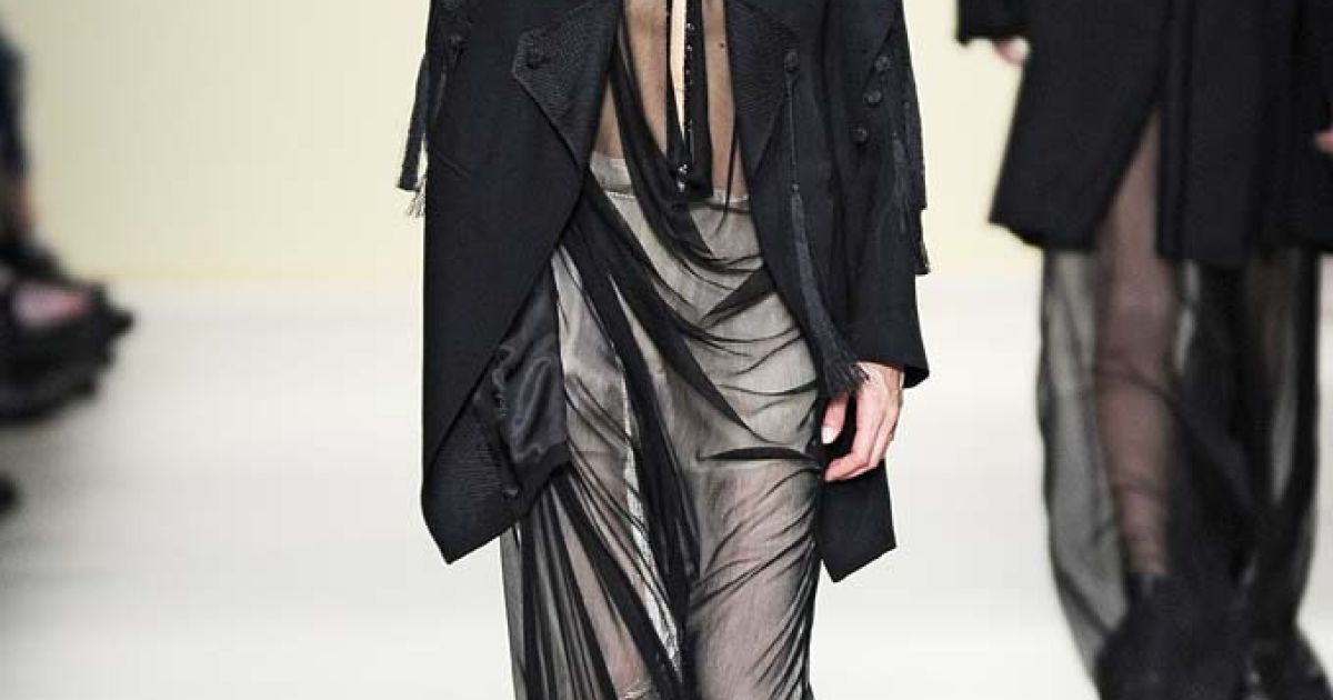 Ann Demeulemeester  прет-а-порте весна-лето 2012 / © EastNews