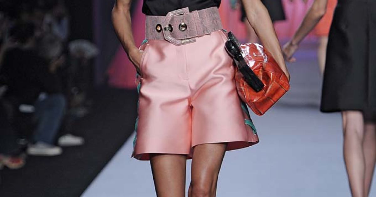 Viktor and Rolf прет-а-порте весна-лето 2012 / © EastNews