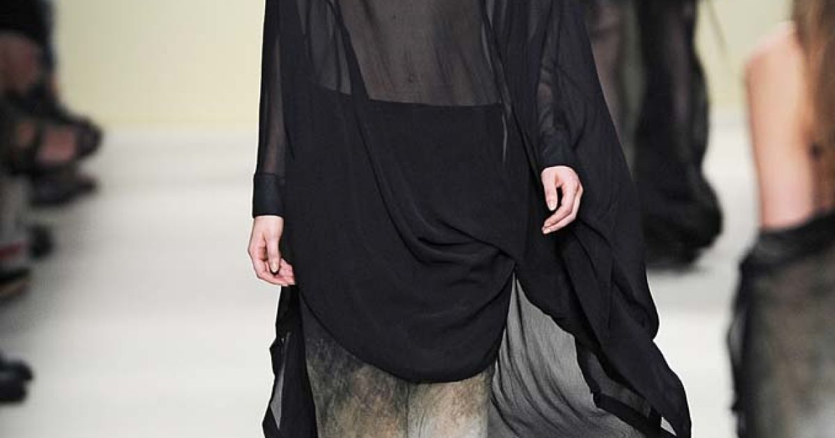 Ann Demeulemeester  прет-а-порте весна-лето 2012 / © EastNews