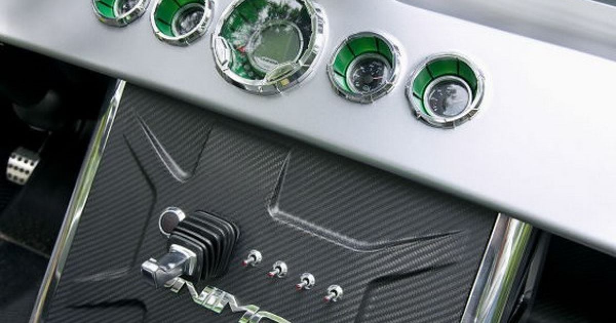 Mercedes изготовил юбилейный трактор_13