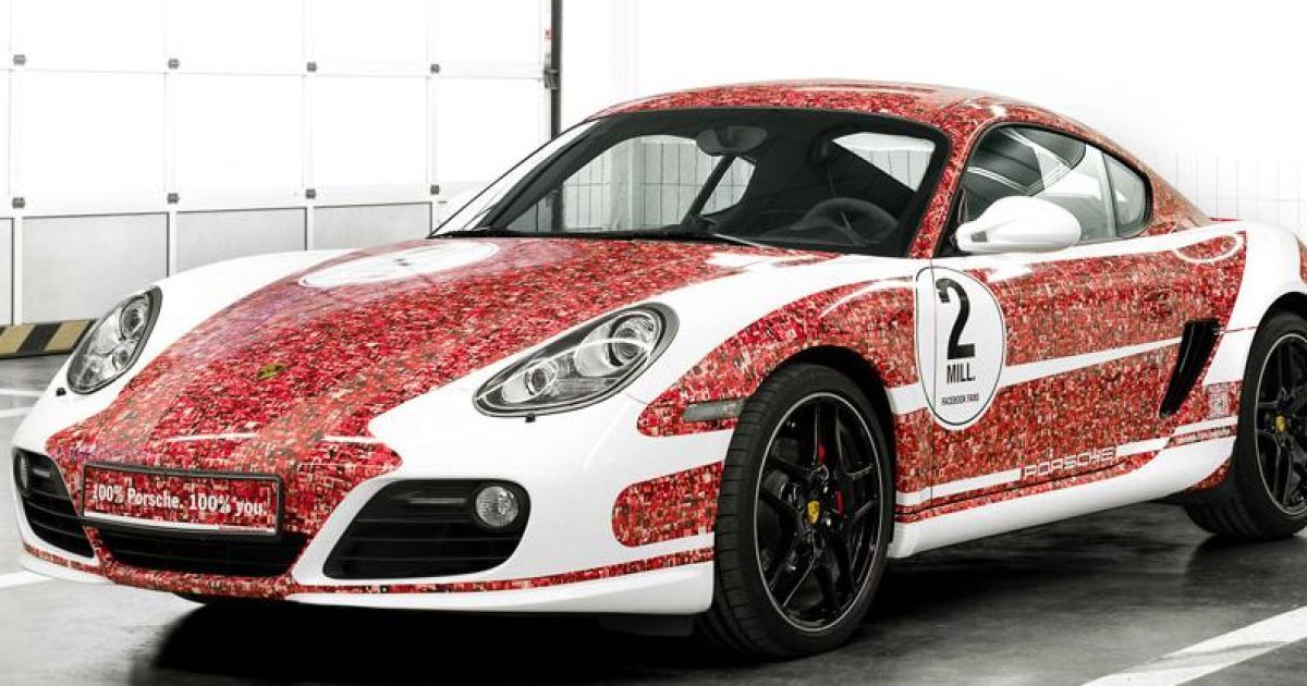Porsche вместил весь Facebook на одном Cayman S_4