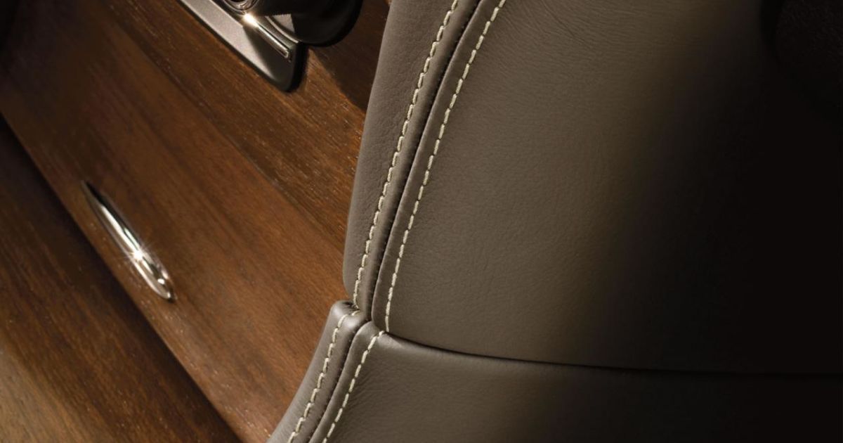 Chrysler 300 Luxury Series _3