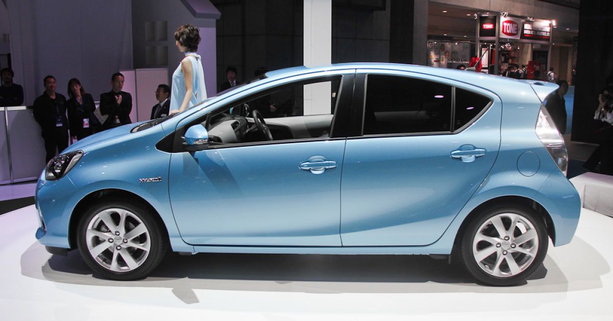 Toyota Aqua с расходом 3л/100км показали "живьем"_8
