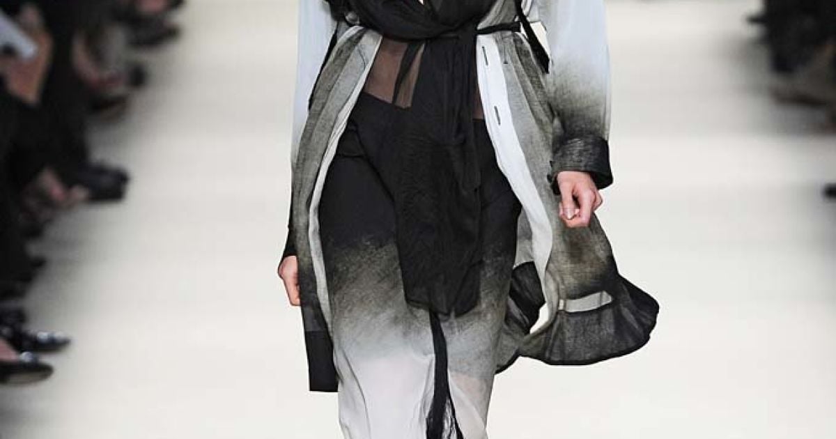 Ann Demeulemeester  прет-а-порте весна-лето 2012 / © EastNews