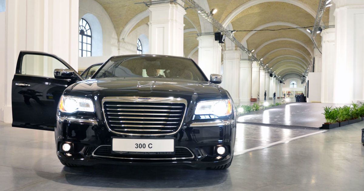 Новый Chrysler 300C уже в Украине_19