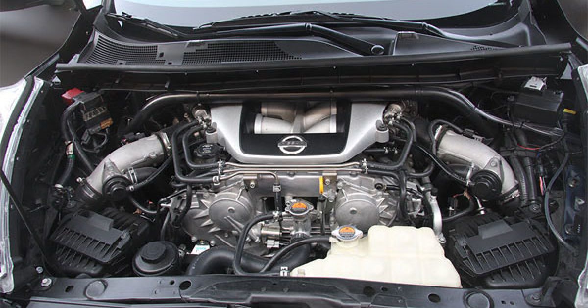 Nissan Juke-R в Дубаи утер нос Lamborghini и SLS AMG_4