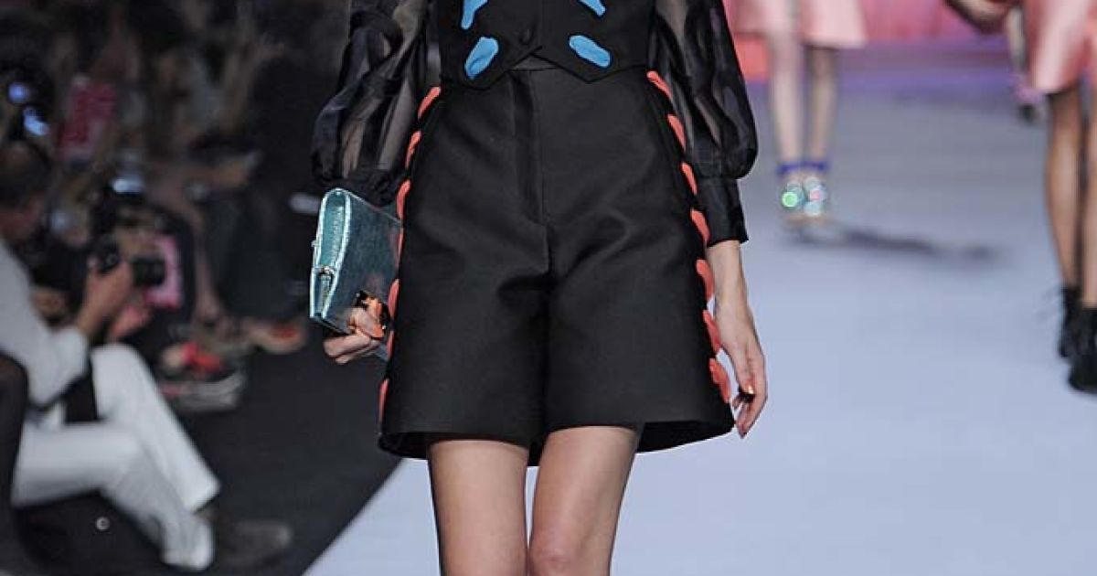 Viktor and Rolf прет-а-порте весна-лето 2012 / © EastNews