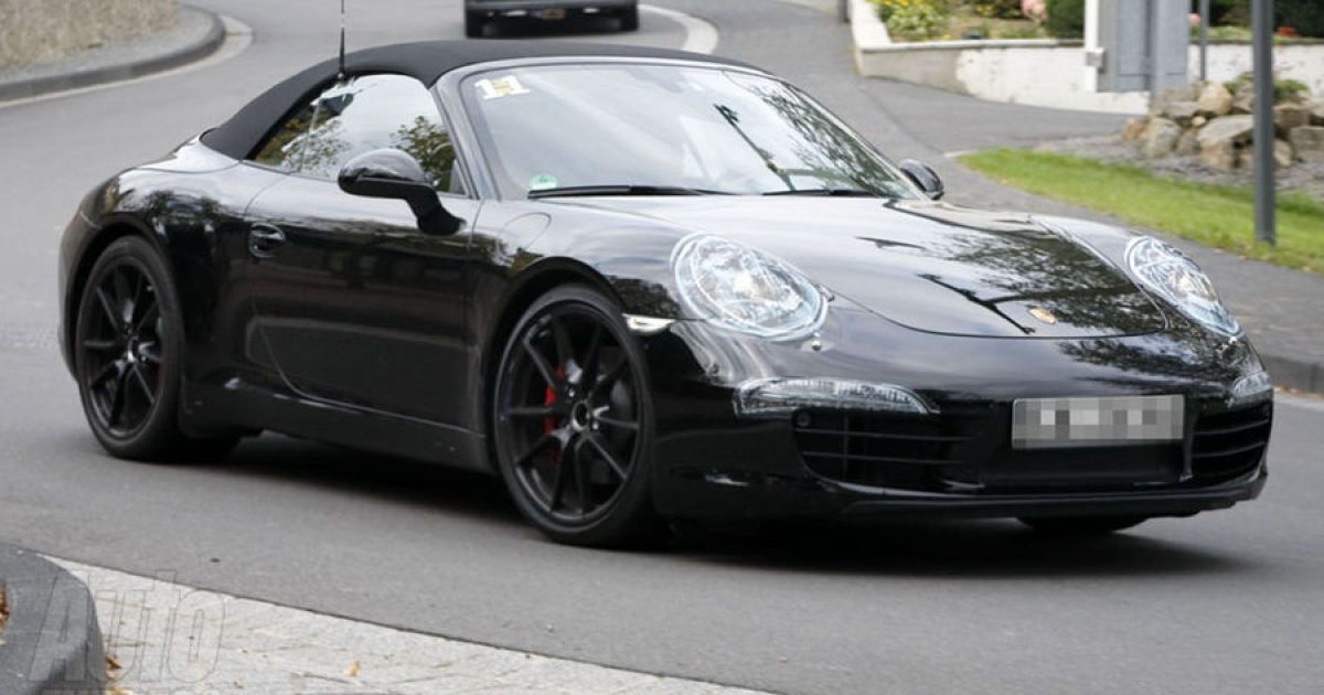 Первые снимки кабриолета Porsche 911