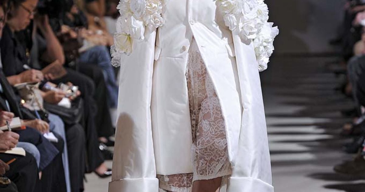Comme des Garcons прет-а-порте весна-лето 2012 / © EastNews
